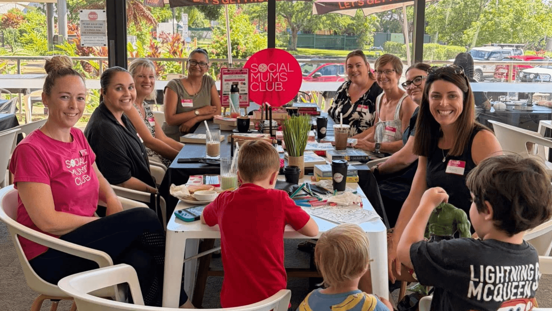 Mums at a Social Mums Club café meet-up